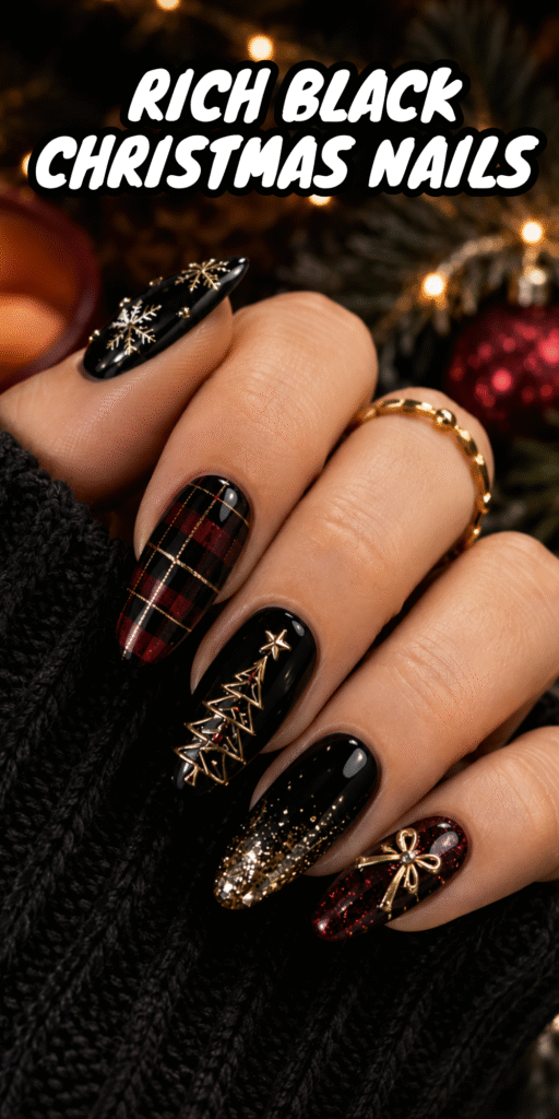 BLACK CHRISTMAS NAILS